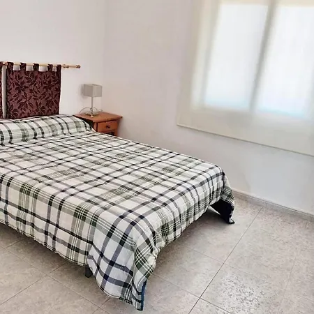 Completo Delante De La Playa Apartamento